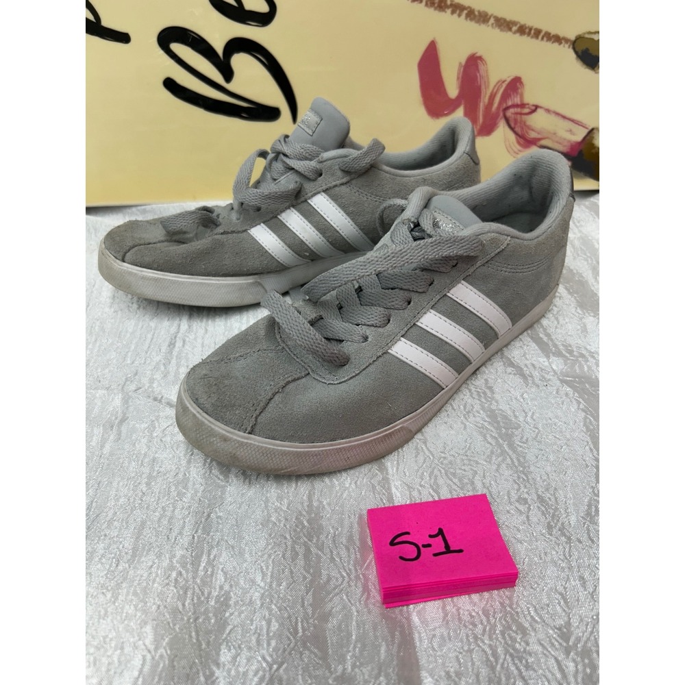 Adidas Neo VL Court Grey Suede Sneakers Womens 6.5 Low Top Shoes AW4209